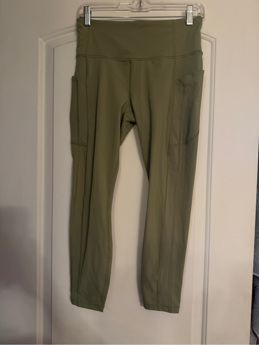 Athleta ultimate stash 7/8 tight